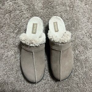 CROCS Women's Cozy Tan Mules